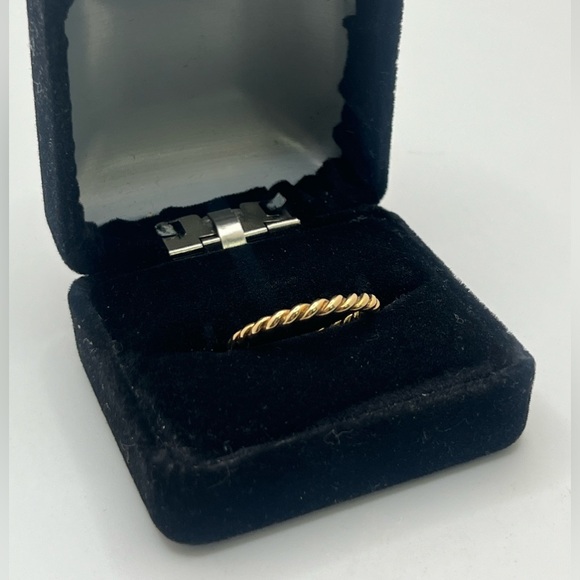 PANDORA 14K Yellow Gold Twist Ring - Picture 2 of 9